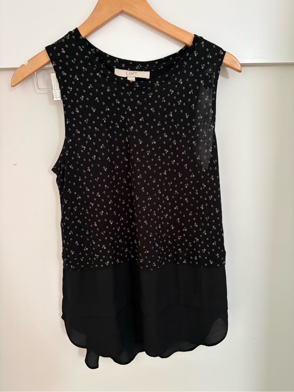 LOFT Black Sleeveless Dot-Print Chiffon Hem tank